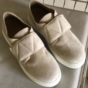 Aerosoles NWT Ebba Low Top Sneakers Tan Suede Women’s Shoes Cushioned Flats 7